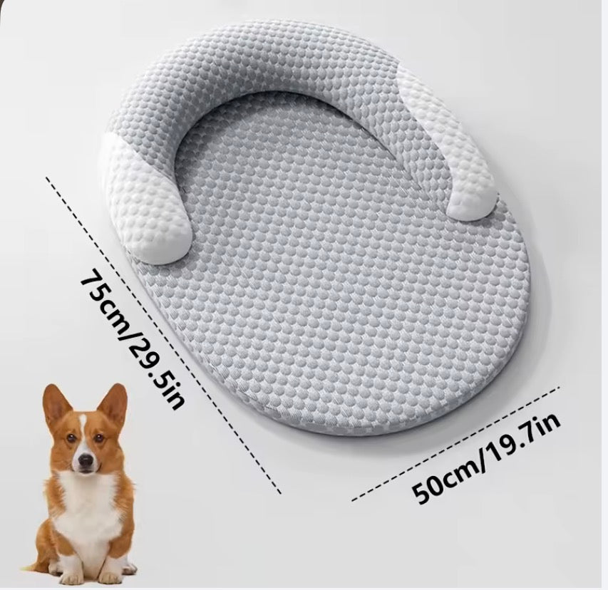 Summer Ice Silk Cooling Pet Mat - Keep your pets cool and comfy!